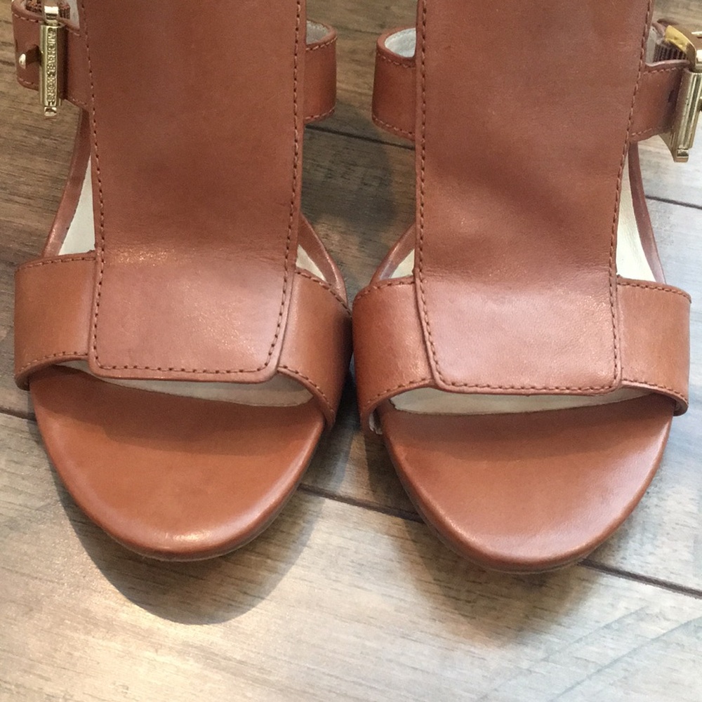 MICHAEL Michael Kors T-Strap - Picture 5 of 8
